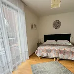 Δωμάτια σε οικογενειακή κατοικία Konda - Bania , Sauna
